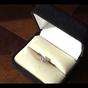 14k diamond earrings❤️